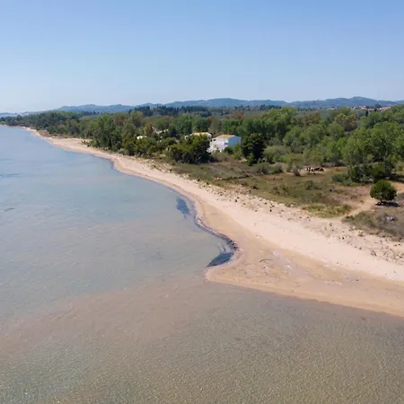 شقة Zervos Bouka *