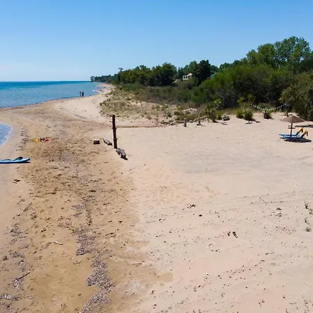 شقة Zervos Bouka ليفكيمي