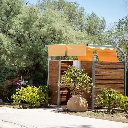 Zervos Bouka ليفكيمي