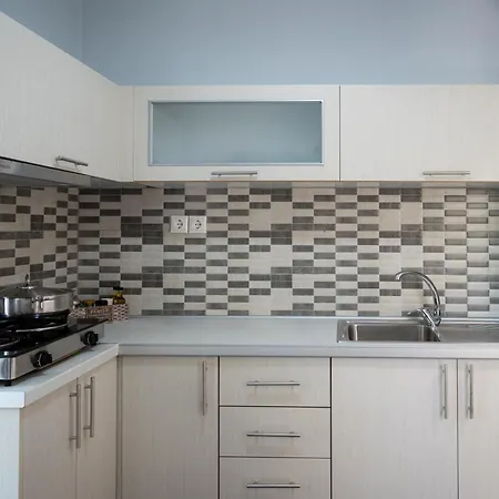 Zervos Bouka * ليفكيمي